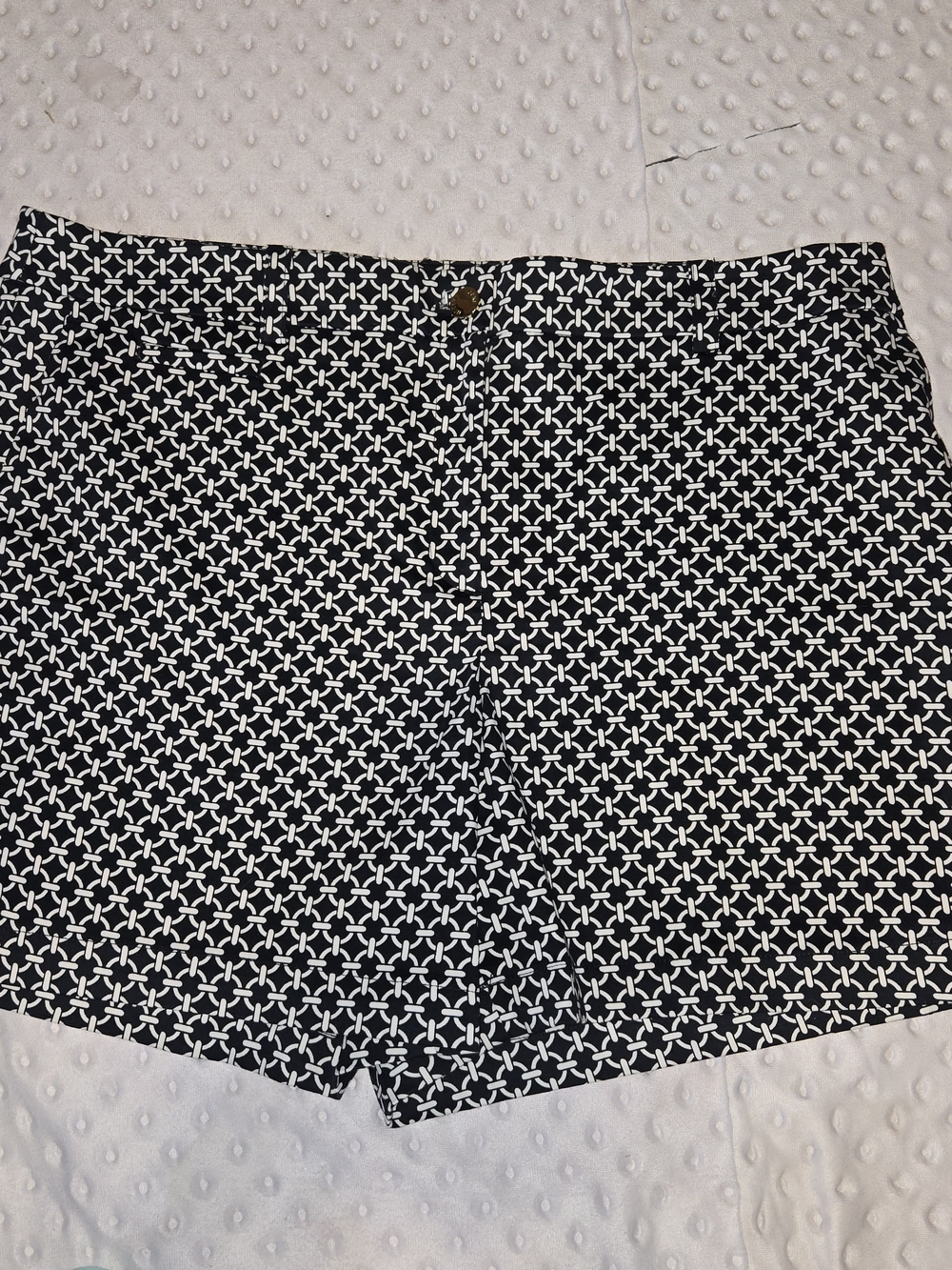 Black & White Geometric Anne Klein Women’s Dressy‎ Shorts